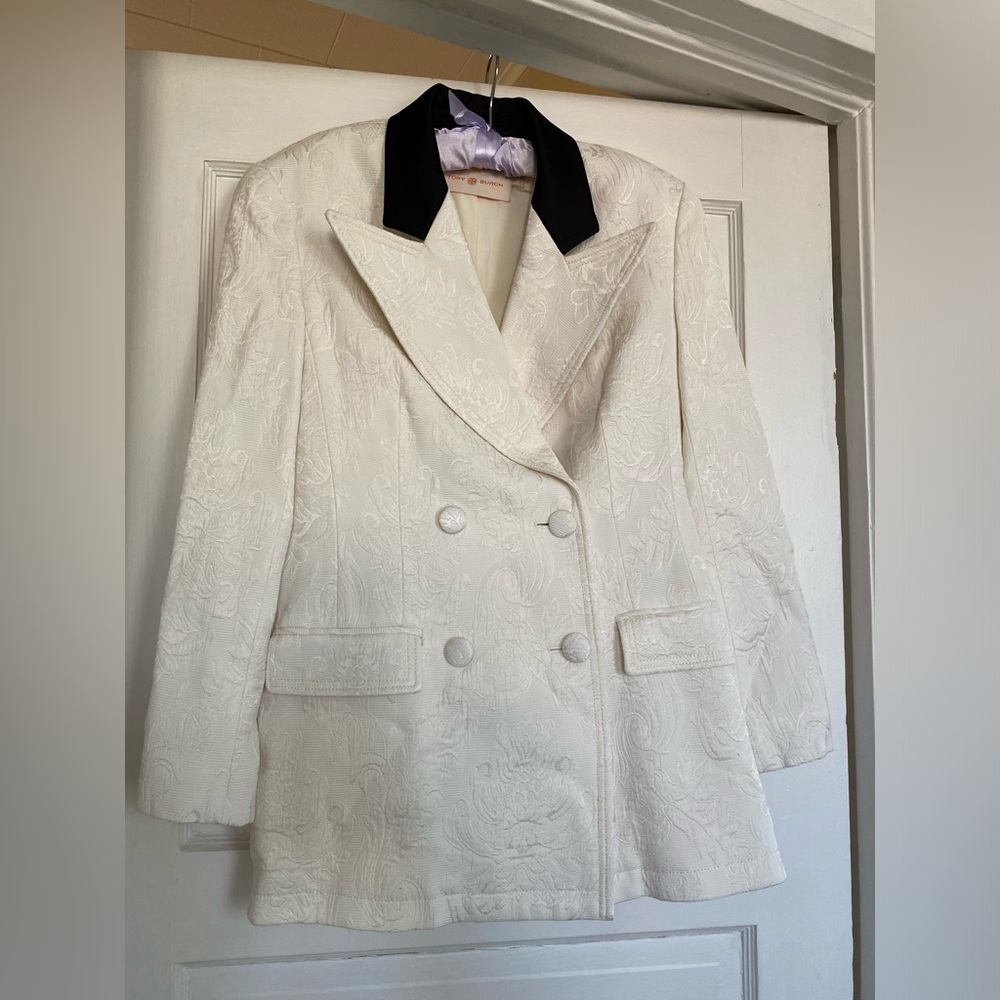 TORY BURCH WHITE PATTERNED TUXEDO STYLE BLAZER BLACK COLLAR chic floral - Picture 4 of 7